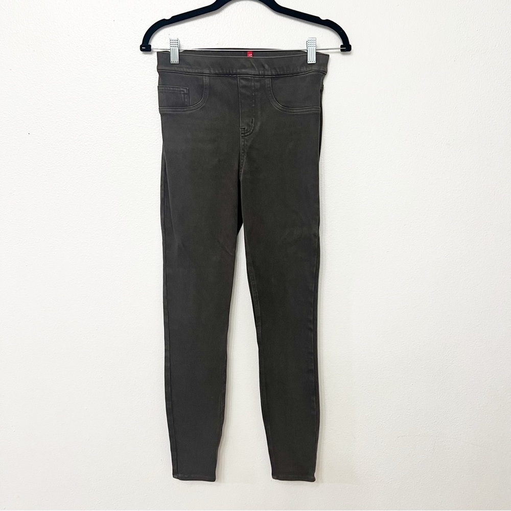 Spanx pull on ankle cropped jegging pants